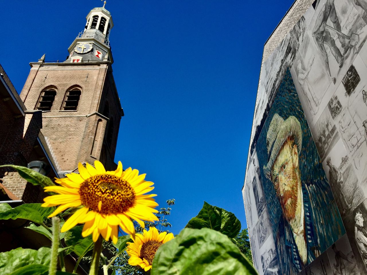 Een mooie sferische foto van de Van Gogh kerk.